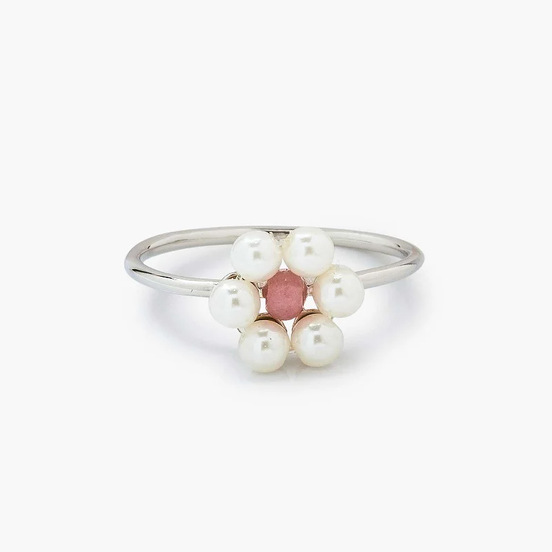 Bitty Pearl Flower Ring