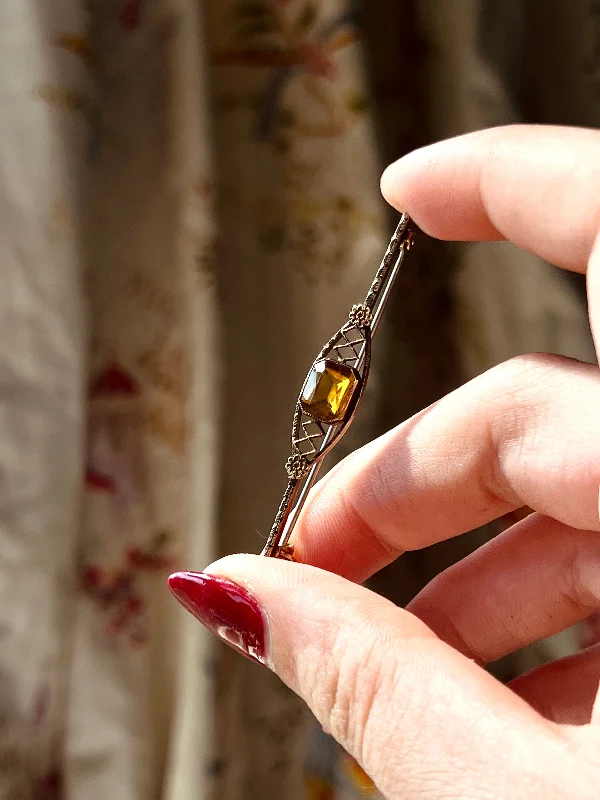 Sumptuous Citrine Bar Brooch in 10ct