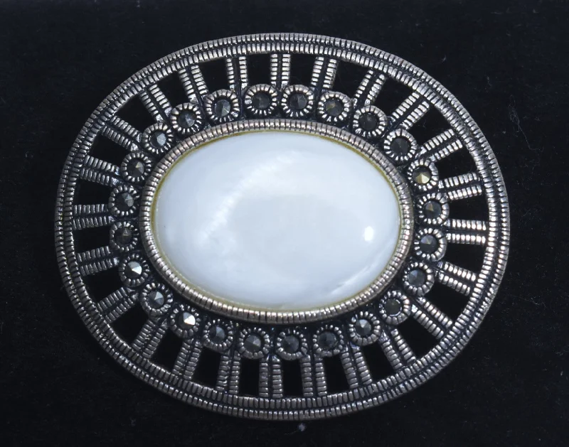 Sterling Silver Mother of Pearl Brooch