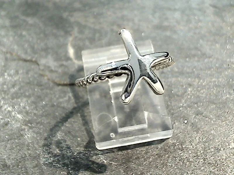 Size 5.75 Sterling Silver Starfish Ring