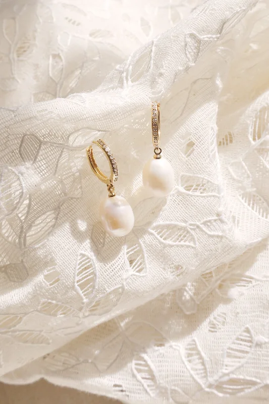 Lily  Pearl Drop Earrings