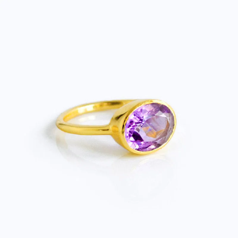 Oval Purple Amethyst Ring : February Birthstone