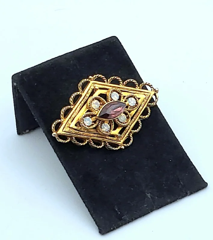 Vintage Gold Tone Opaline Filigree Brooch