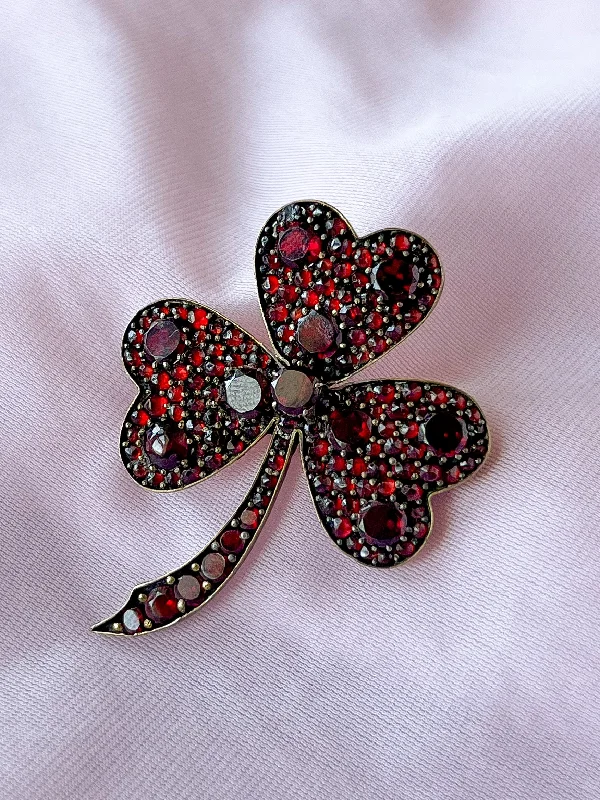 Delightful Edwardian Clover Brooch with Bohemian Garnets